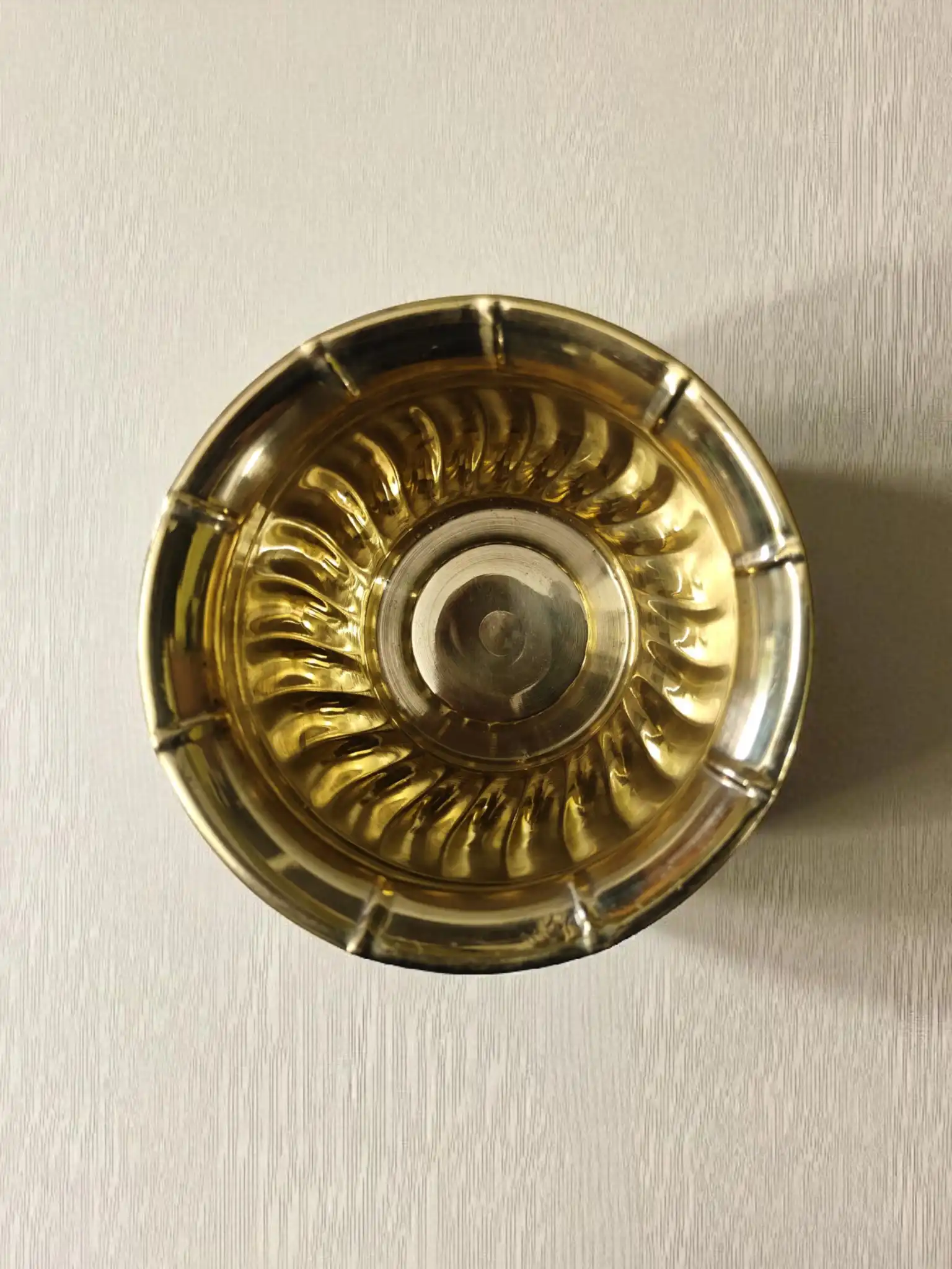 Pure Brass Planter Flower Pot | Handcrafted Brass Plant Pot for Living Room, Office & Home D?cor | Elegant Brass Indoor Outdoor Plant Container for Garden & Desk