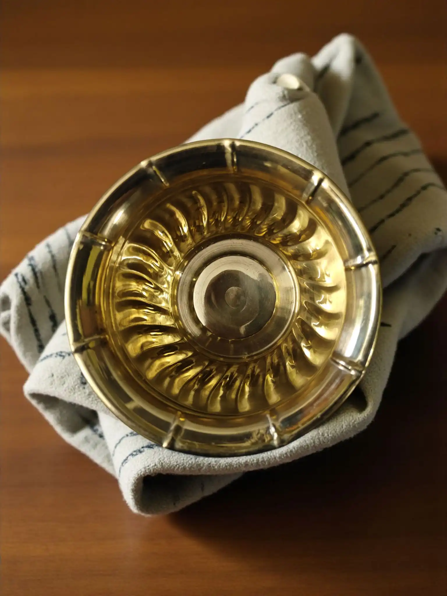 Pure Brass Planter Flower Pot | Handcrafted Brass Plant Pot for Living Room, Office & Home D?cor | Elegant Brass Indoor Outdoor Plant Container for Garden & Desk - Image 3