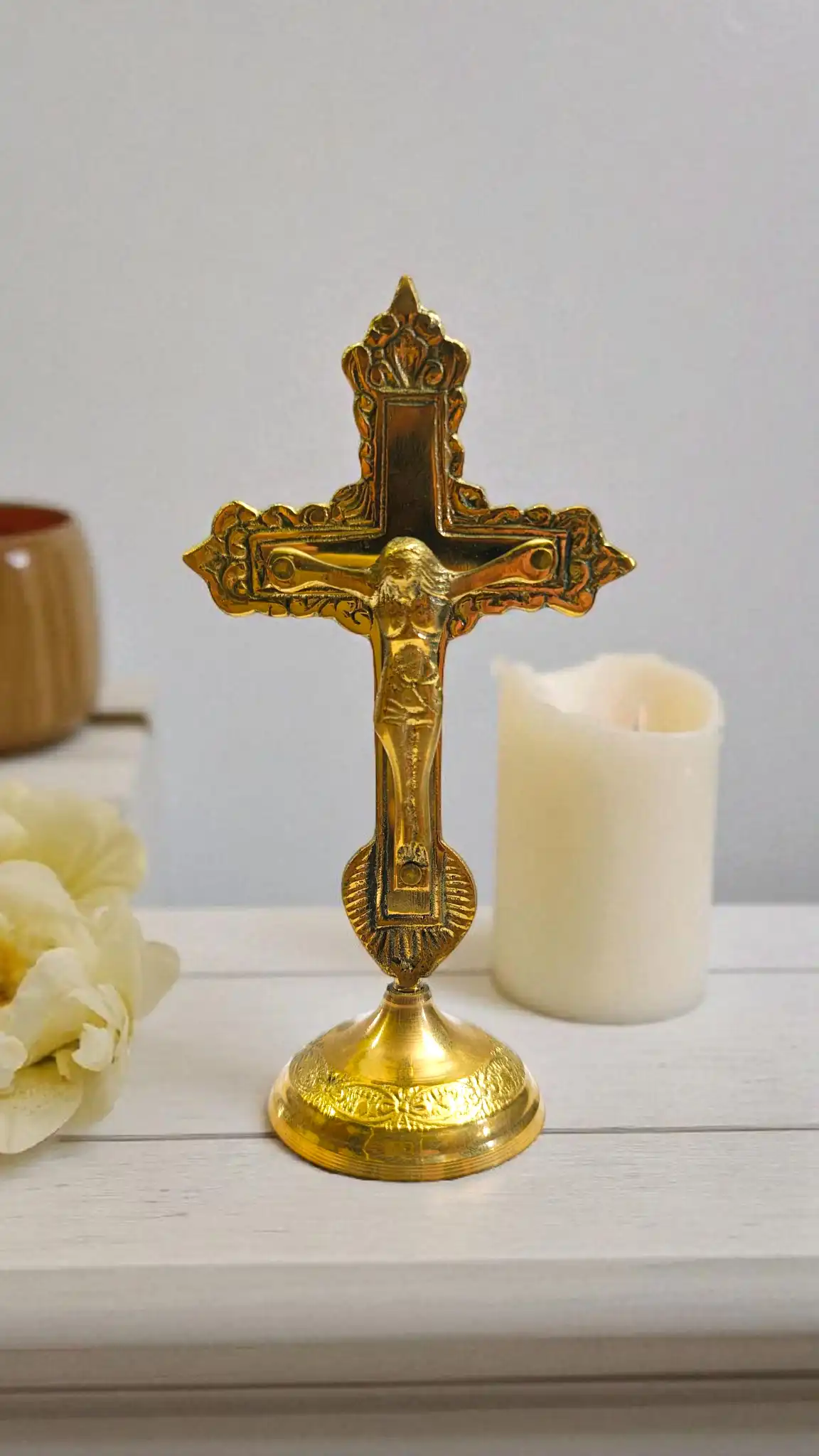 Elegant Christ on Cross Statue | Crucifix Home Decor & Christmas Decoration | Handcrafted Religious Christian Figurine for Spiritual Spaces & Festive Ambiance
